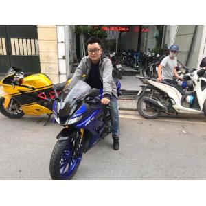 Lô xe PKL rời cửa hàng Tăng Thiết Giáp theo trai xuống phố