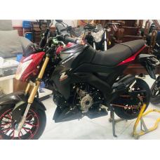  Kawasaki Z125 màu đỏ Candy giá 4x triệu
